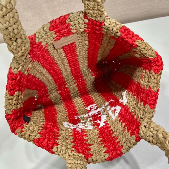 Pra*a tote bags